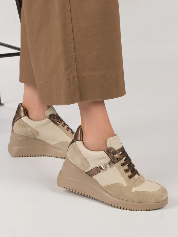 Wonders Eva Women's Beige Cream sneakers
