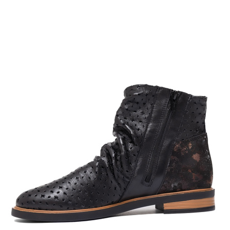 Maciejka Leather Embossed Ruched Ankle Boots Side-Zip Black 05922-01/00-5