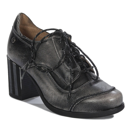 Maciejka Women's Black White Shoes