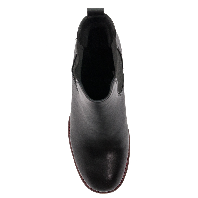 Women's Filippo boots on a black insulated post