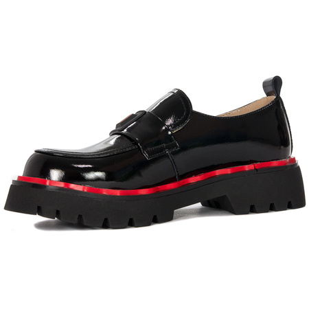 Women's leather shoes Artiker on the Black platform