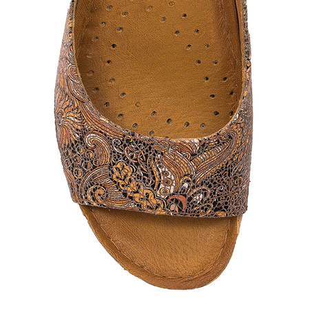 Maciejka 01974-47/00-5 Brown