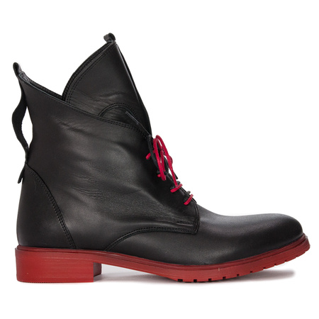 Artiker Women's black insulated leather boots