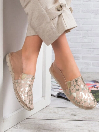 Maciejka Beige Low Shoes