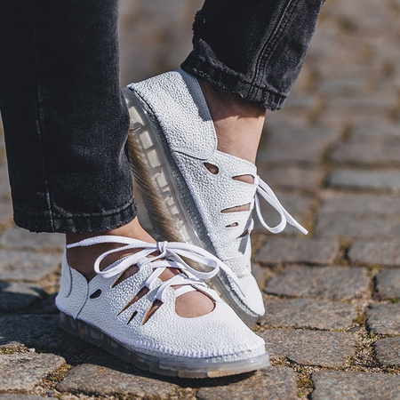 Maciejka 04449-21-00-5 White Flat Shoes