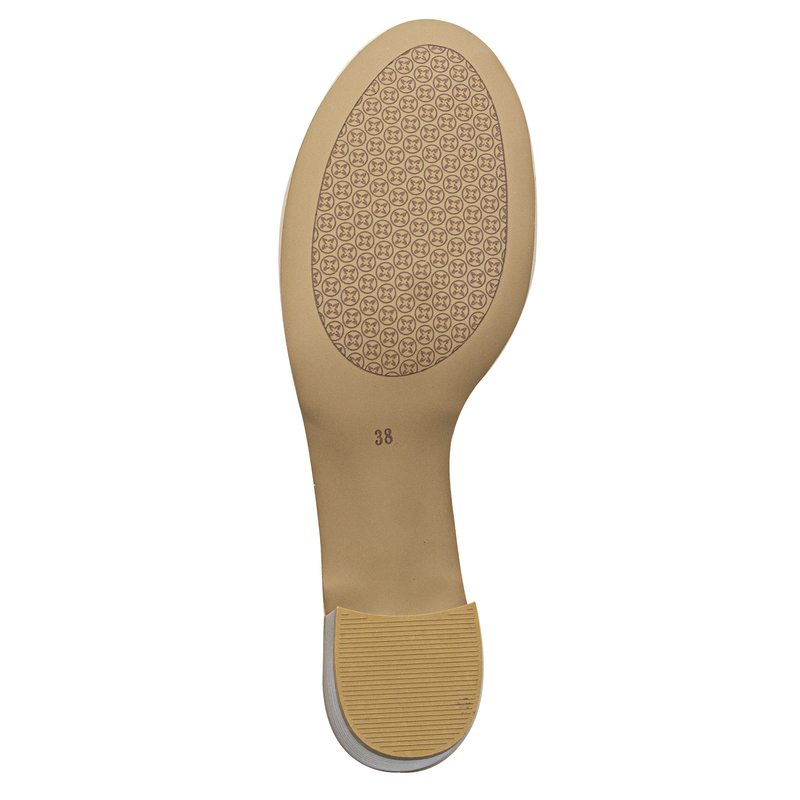Maciejka Light Beige Pumps