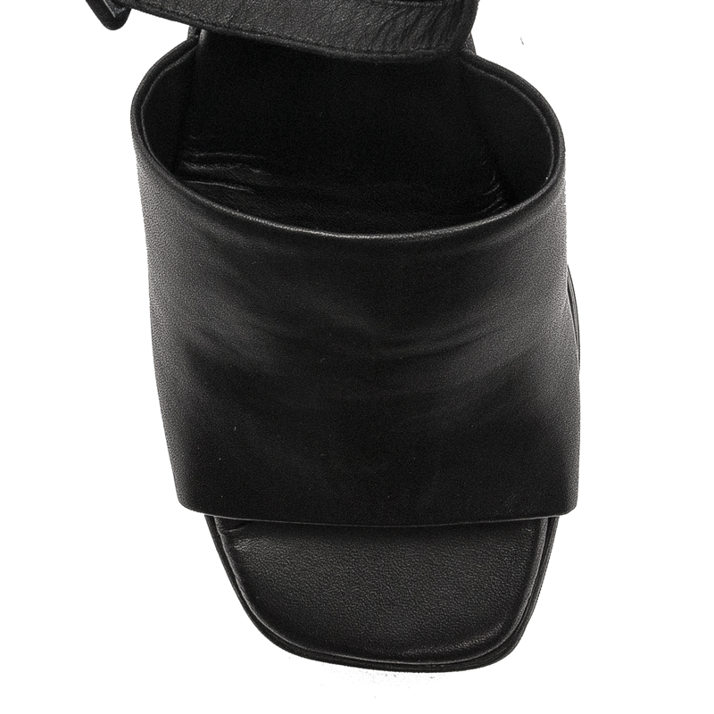 Venezia Women's Sandals On High Heel Black 