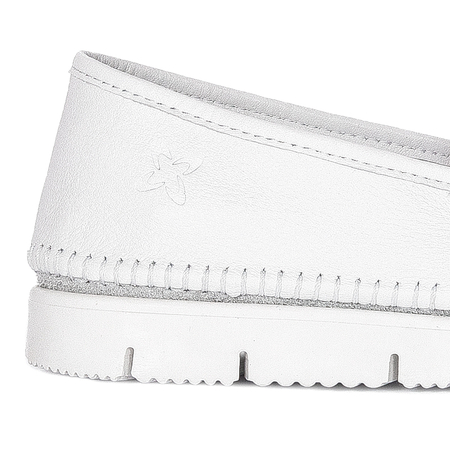 Maciejka 03512-26/00-5 White Flat Shoes