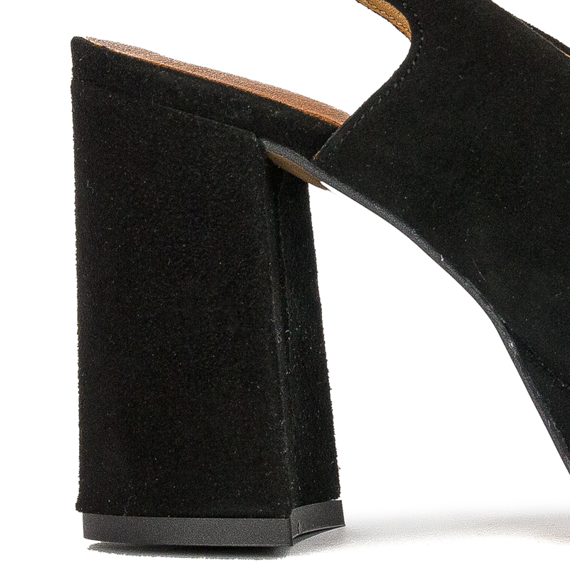 Maciejka Women's leather pumps black