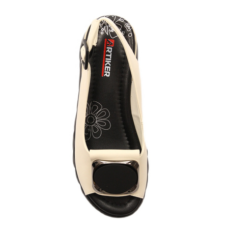 Artiker Women's Beige Sandals