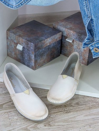 Maciejka 01930-88-00-0 Gold Flat Shoes
