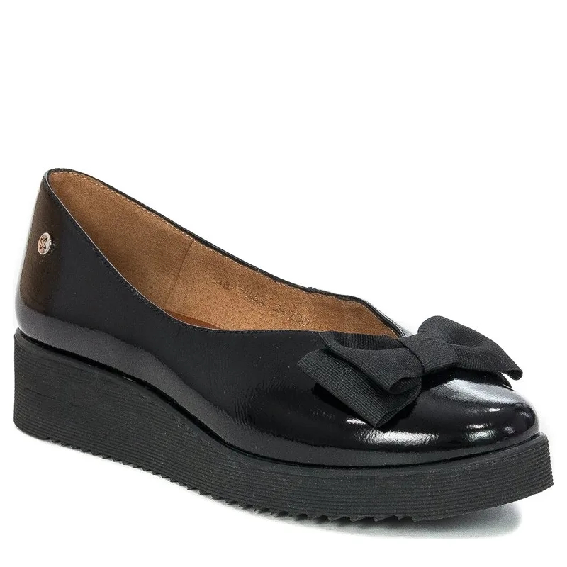 Maciejka peather patent platform slip-on loafers with bow black 05062-01/00-5