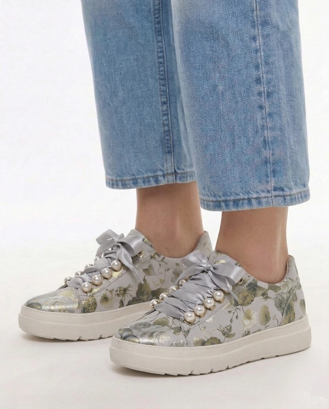 Maciejka Leather Floral Platform Sneakers in Ash Grey N6482-38/00-1