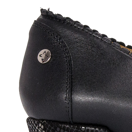 Maciejka Women's leather pumps black