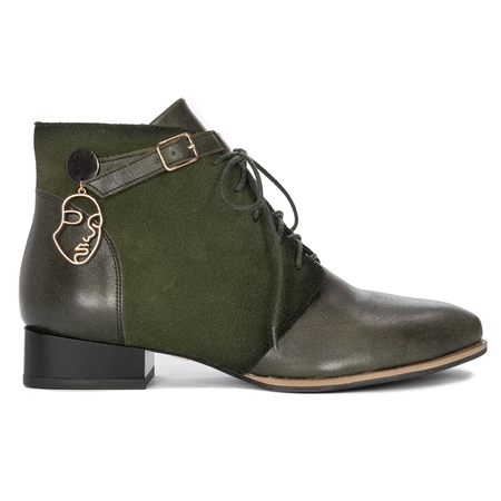 Maciejka 5743A-09/00-7 Black Leather Boots