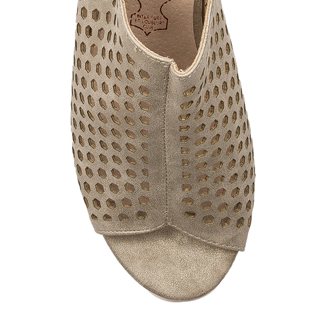 Jezzi Women Sandals Gold