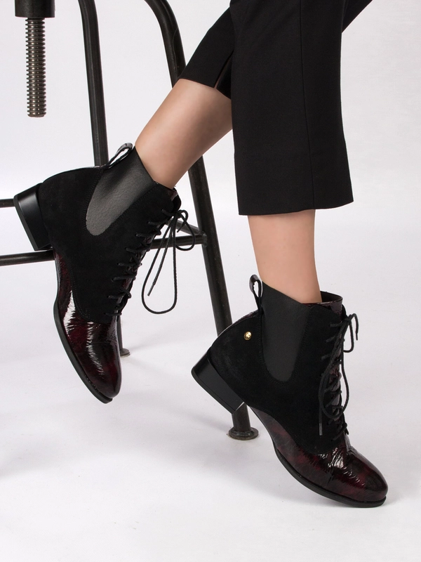 Maciejka Black women's Lace-Up Boots