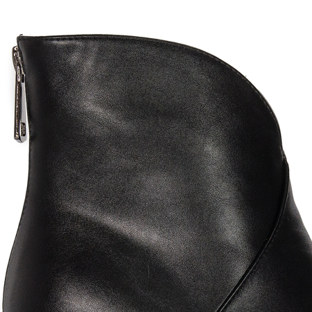 Filippo Black women's insulated boots on a post