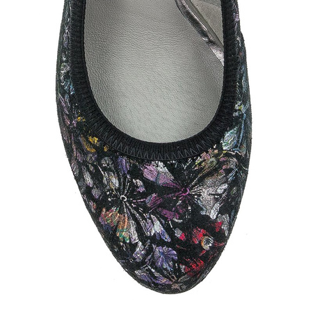 Maciejka 03763-43-00-5 Black Flowers Pumps