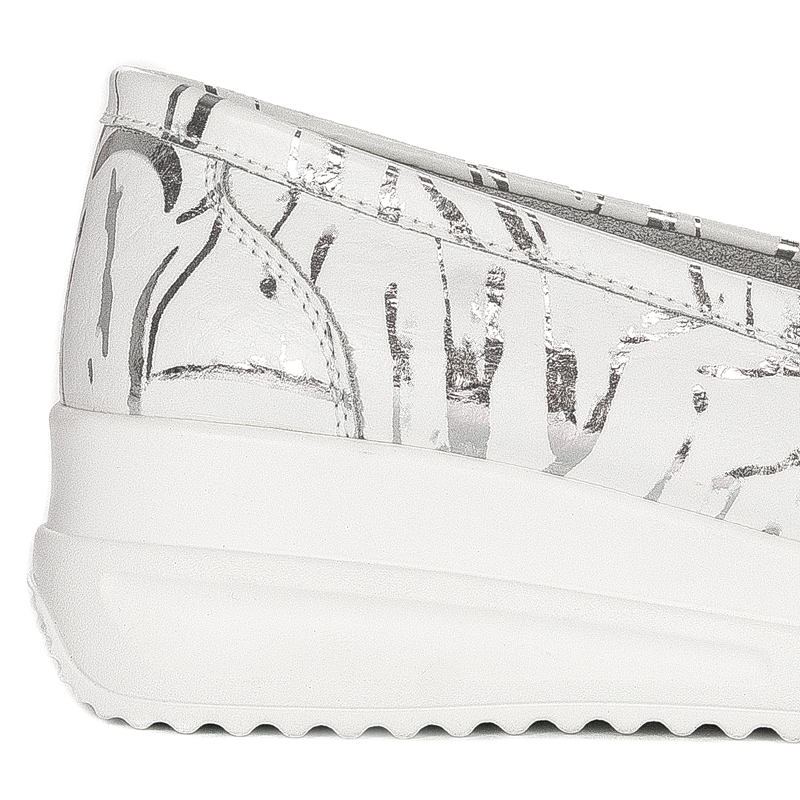 Artiker White & Silver Women's Flat Shoes