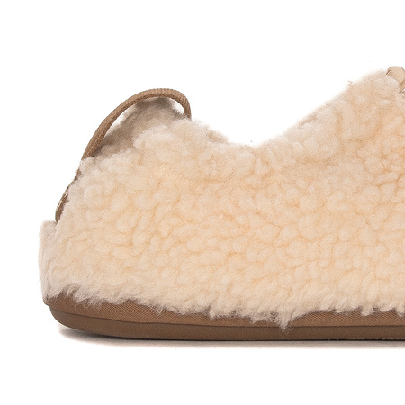 UGG Kapcie damskie W PLUSHY Slipper Natu/ Chestnut