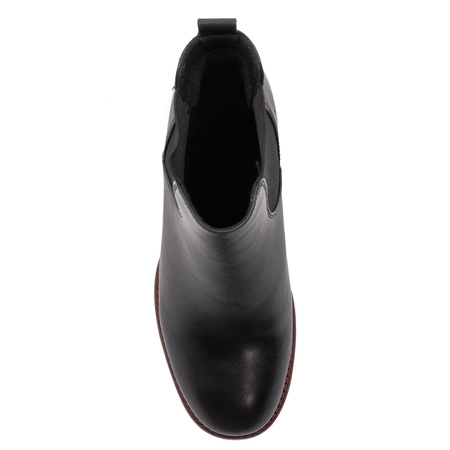 Women's Filippo boots on a black insulated post