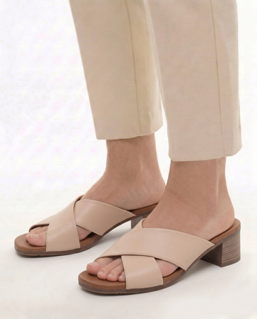 Maciejka Leather Criss-Cross Heeled Mules Elegant Beige E7390-04/00-1