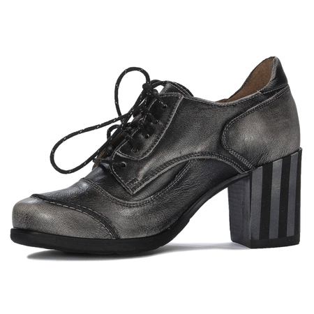 Maciejka Women's Black White Shoes