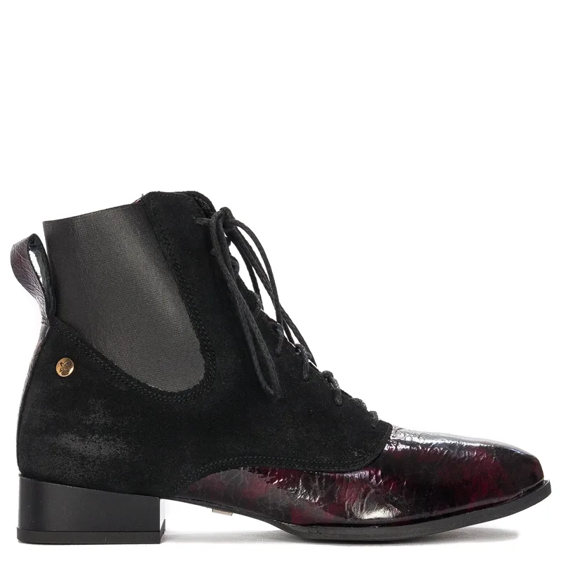 Maciejka Black women's Lace-Up Boots