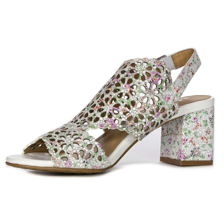 Maciejka N6518-11/00-1 White + Flowers Sandals