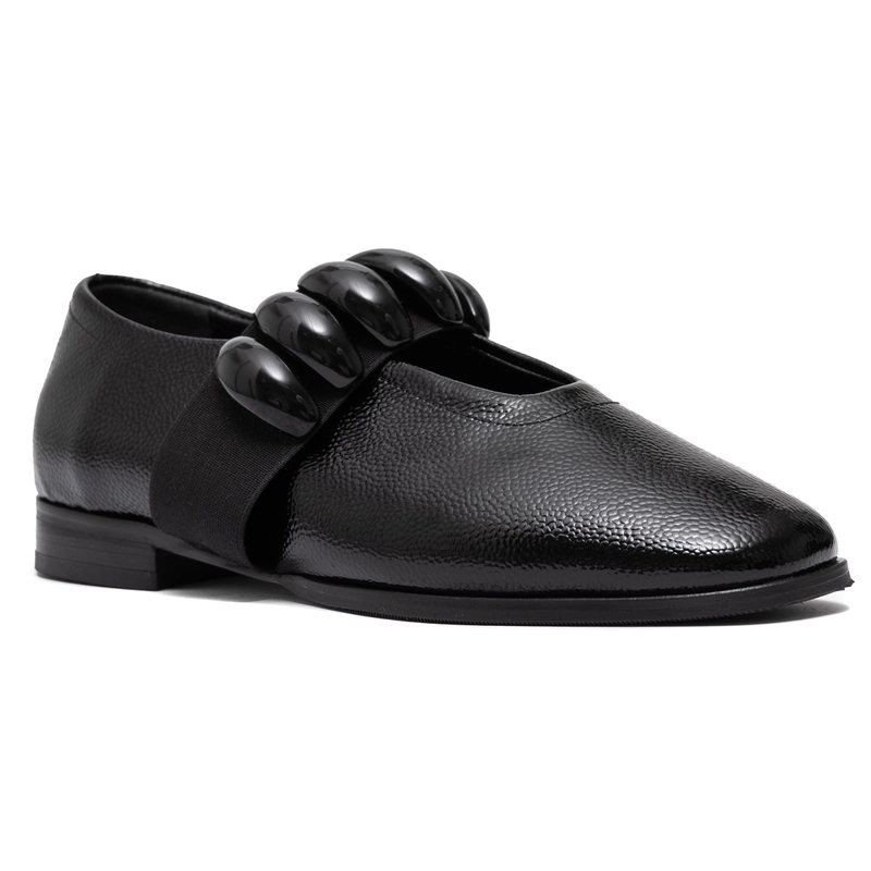 Boccato Skórzane Lakierowane Półbuty Damskie Wsuwane z Ozdobnym Paskiem Czarne 728-826-BLACK