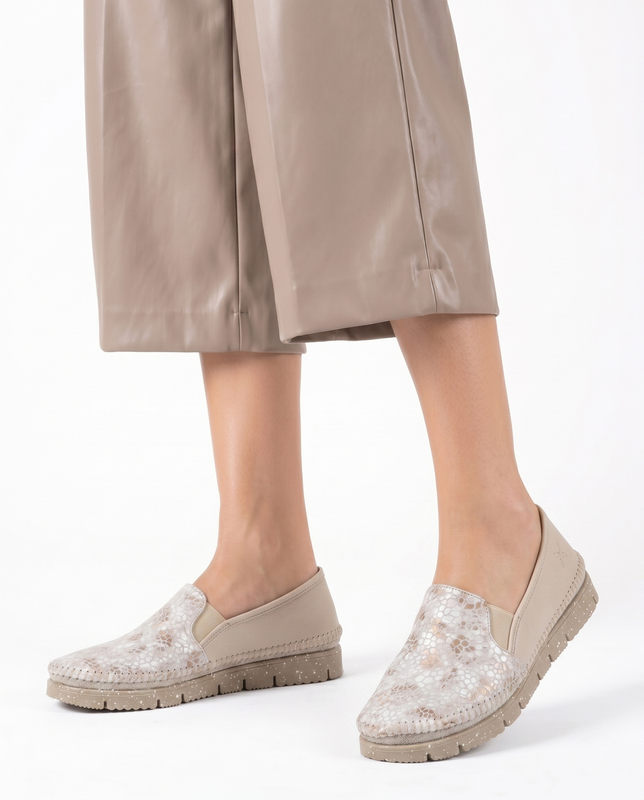 Maciejka Leather Patterned Slip-On Loafers Flexible Sole Beige 03512-72/00-0