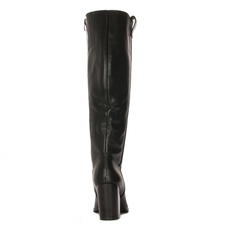Boots Sergio Leone warmed on the post Black