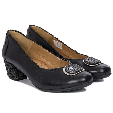 Maciejka Women's leather pumps black