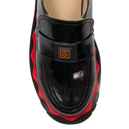 Women's leather shoes Artiker on the Black platform