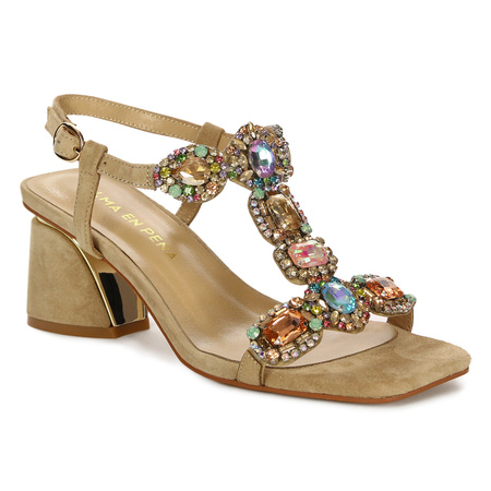 Alma En Pena Beige Sandals
