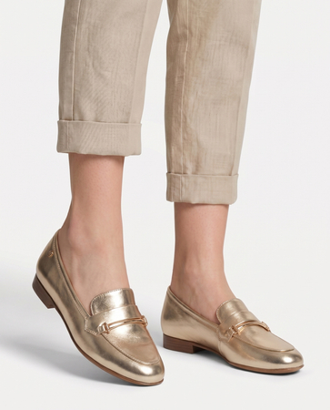 Maciejka Elegant Slip On Loafers With Gold Buckle Gold K6809-25/00-1