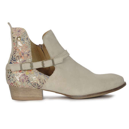 Maciejka Beige women's Boots