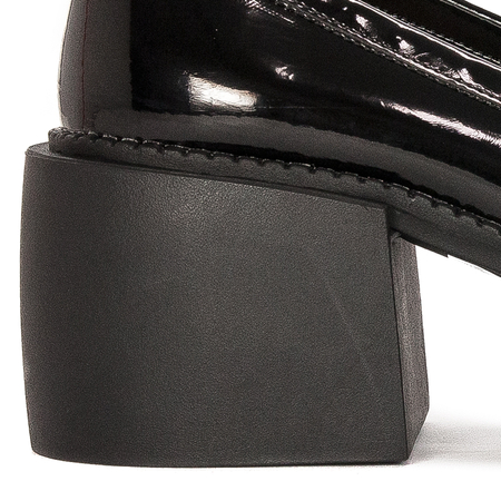 S.Barski Women's shoes on the platform black lacquer