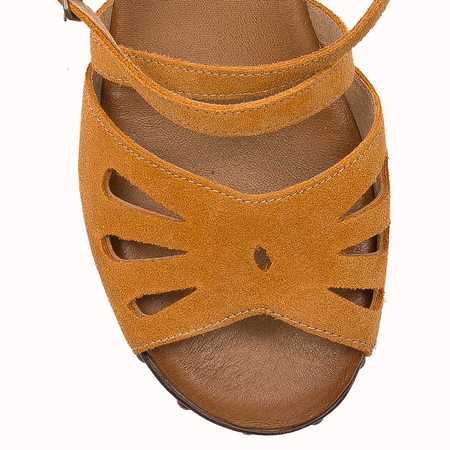 Maciejka women's Yellow velor Sandals