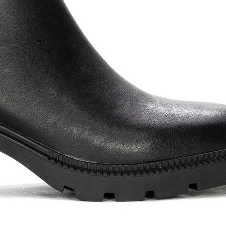 Artiker Women's black warmed leather boots