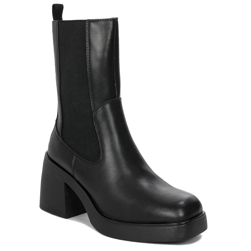 Black boots Sergio Leone on the post