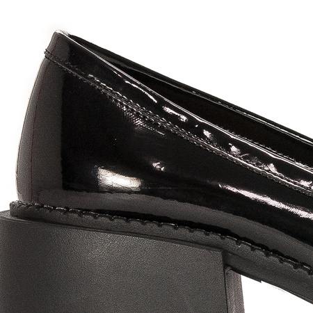 S.Barski Women's shoes on the platform black lacquer