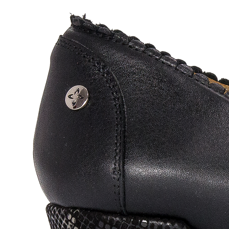 Maciejka Women's leather pumps black
