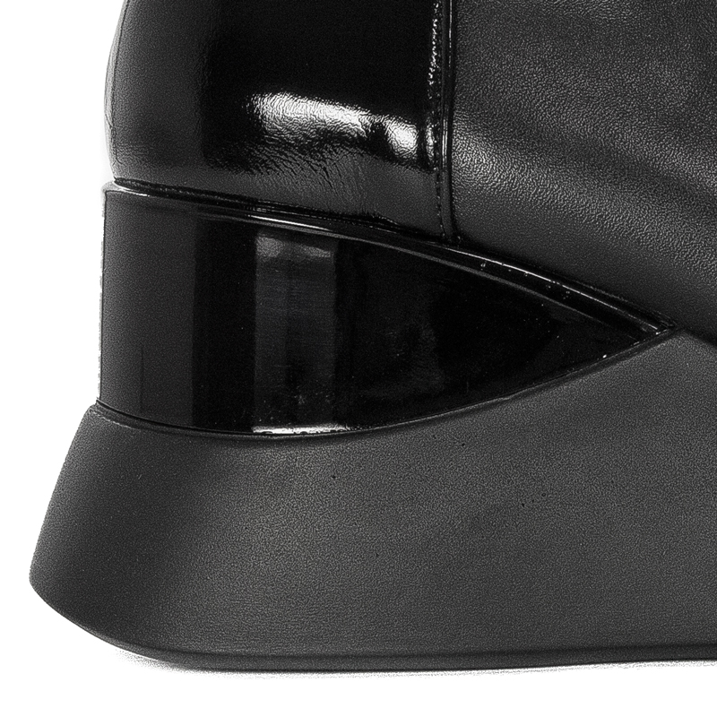 Leather Boccato boots on the Black platform
