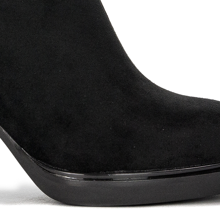 Filippo Black women's insulated boots on a post