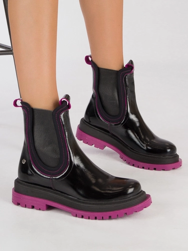 Maciejka Women's Black and Fuxia Details Leather Boots
