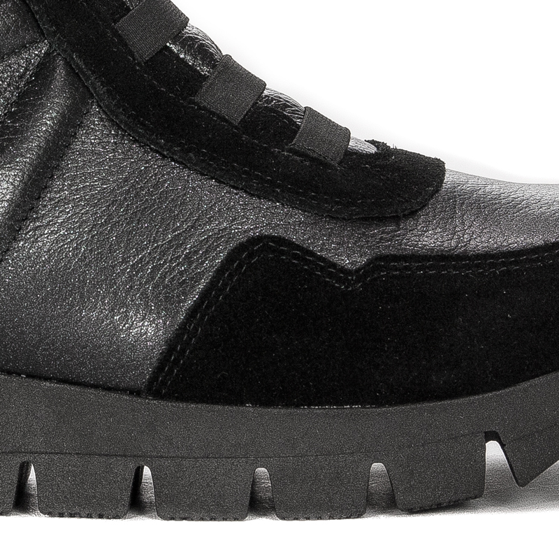 AGA Women's Black boots