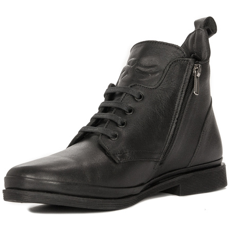 37 / 5 000 Wyniki tłumaczenia Black flat leather Boccato boots