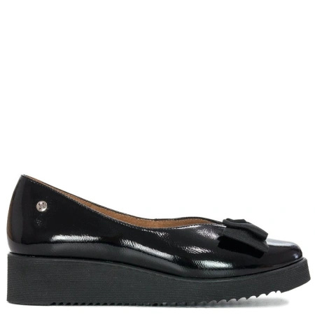 Maciejka peather patent platform slip-on loafers with bow black 05062-01/00-5